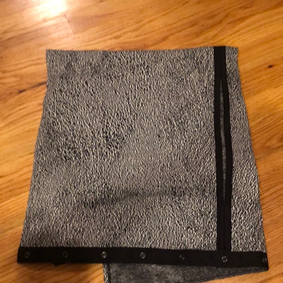 Lululemon Vinyasa Wrap - Picture 7 of 8